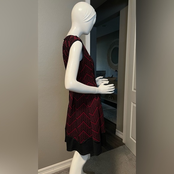 Gabby Skye Red and Black Dress size 10 - Picture 2 of 10